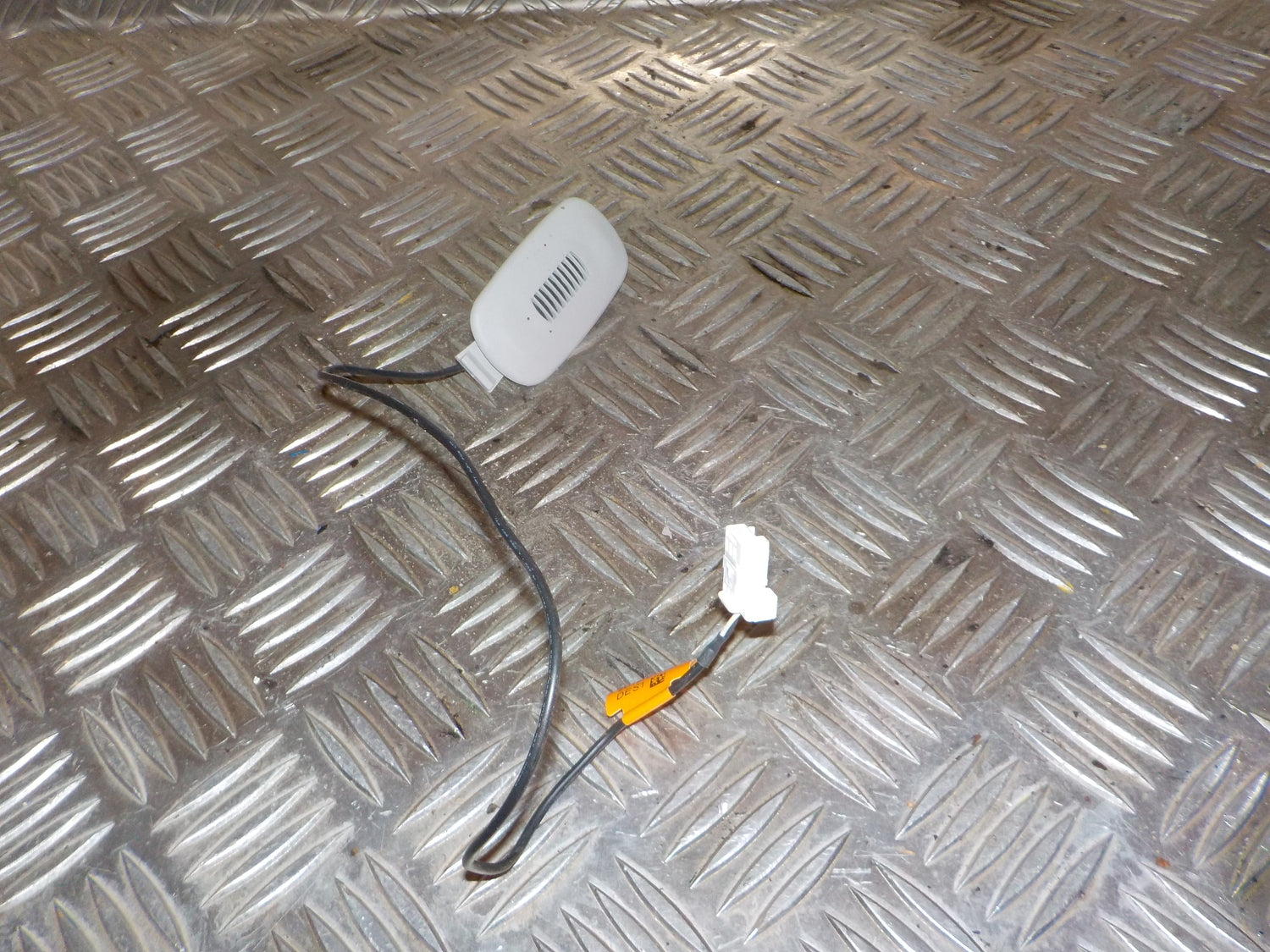 Peugeot Expert Radio Div. Tilbehør Med OEM Nr. 9812377180 Fra Peugeot Ophugger