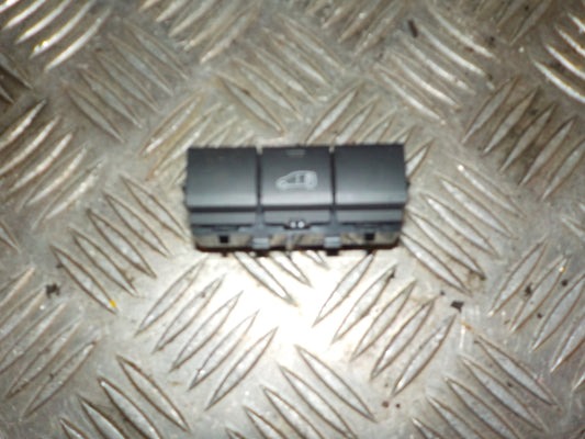 Peugeot Expert Kontakt Diverse Med OEM Nr. 98088536ZD Fra Peugeot Ophugger