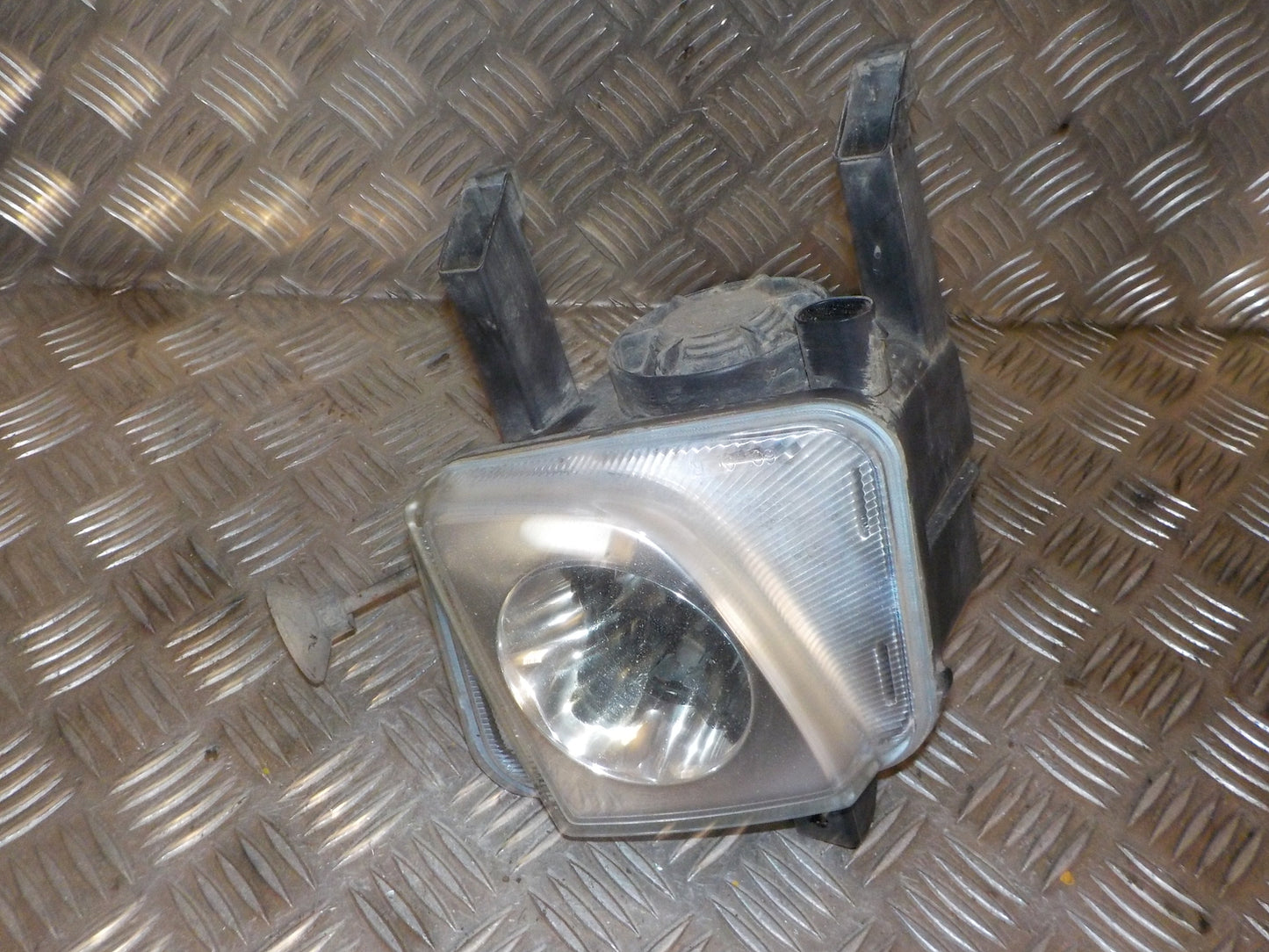 Opel Meriva A Tågelygte For Med OEM Nr. 93321059 Fra Opel Ophugger