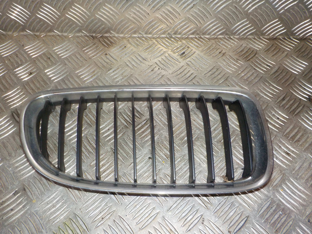 BMW 3-Serie E90/E91/E92/E Frontgitter Med OEM Nr. 51137201968 Fra BMW Ophugger