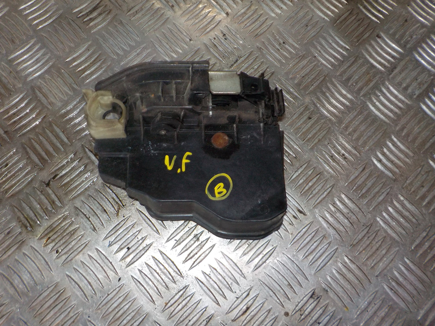 BMW 3-Serie E90/E91/E92 Dørlås Med OEM Nr. 7229461 Fra BMW Ophugger