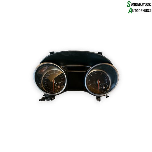Mercedes-Benz A-W176 Speedometer - Instrument Med OEM Nr. 263700375 Fra Mercedes-Benz Ophugger