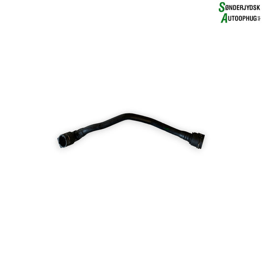 Mercedes-Benz A-W176 Køler Slanger Med OEM Nr. 2465010058 Fra Mercedes-Benz Ophugger