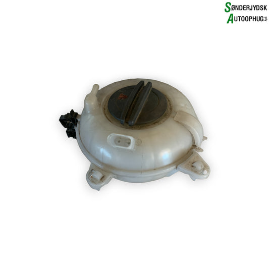Seat Leon 5F Ekspansionsbehold Med OEM Nr. 5Q0121407AA Fra Seat Ophugger