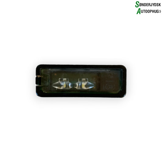 Seat Leon 5F Nummerpladelygte Med OEM Nr. 5F9943021 Fra Seat Ophugger