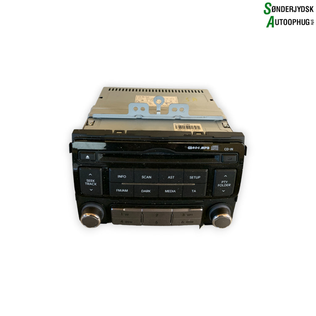 Hyundai I20 Nl Radio M/Cd Med OEM Nr. 961211J250 Fra Hyundai Ophugger