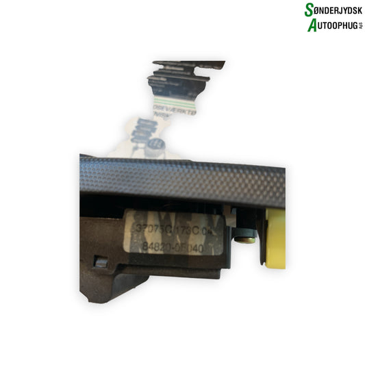 Toyota Corolla Verso Kontakt Rudehejs Med OEM Nr. 848200F040 Fra Toyota Ophugger