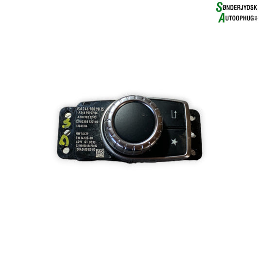 Mercedes-Benz A-W176 Radio Div. Tilbehør Med OEM Nr. A2469009815 Fra Mercedes-Benz Ophugger