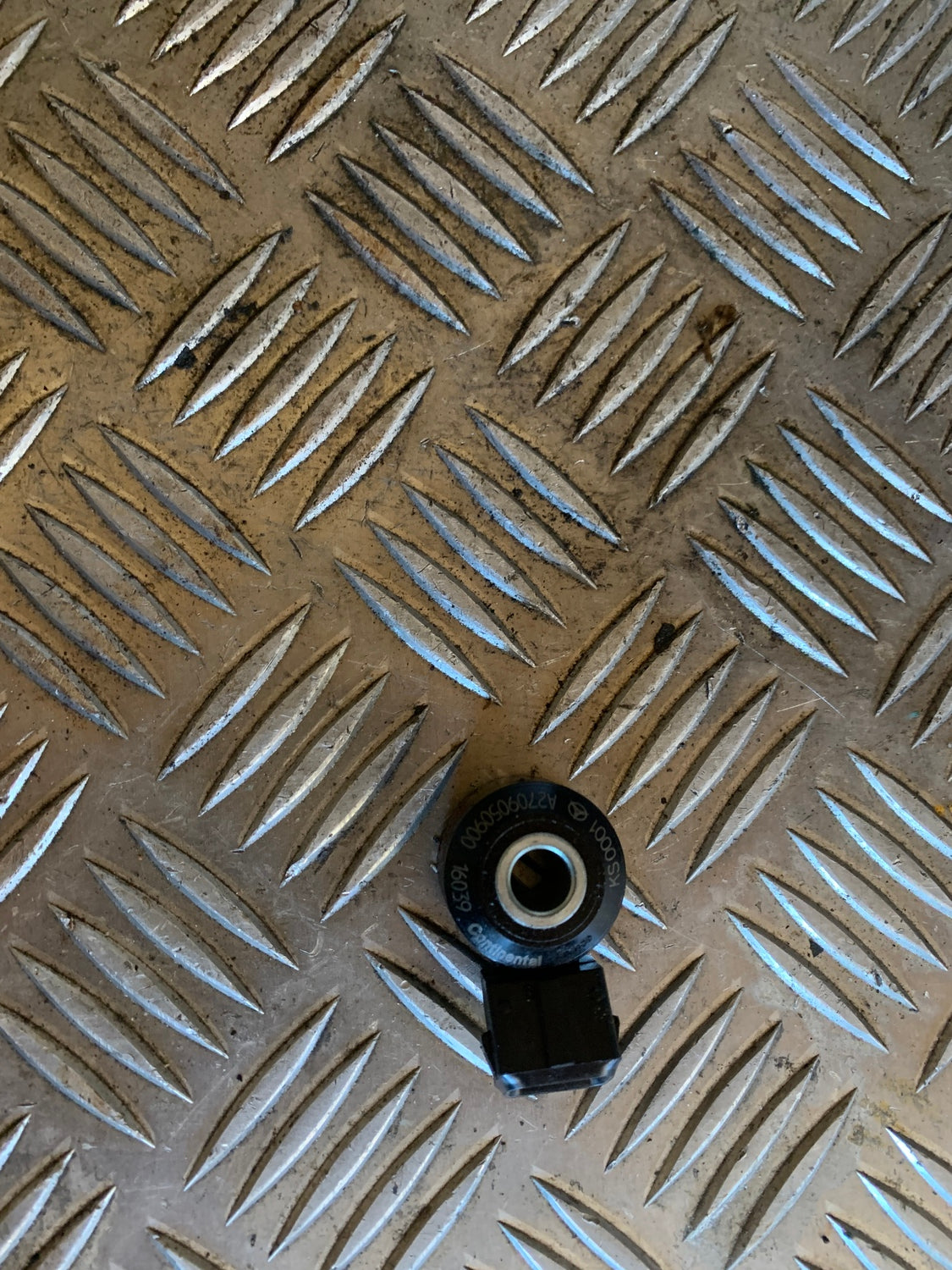 Mercedes-Benz Mercedes A W176 Bankeføler Med OEM Nr. A2709050900 Fra Mercedes-Benz Ophugger