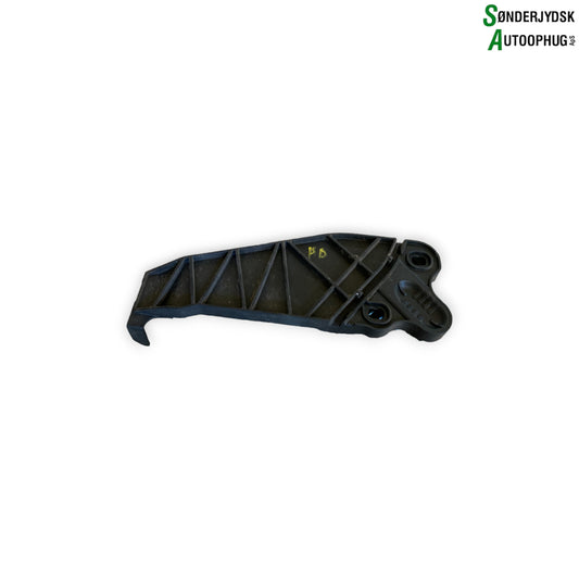 Mercedes-Benz A-W176 Kofangerstiver Med OEM Nr. A1768850314 Fra Mercedes-Benz Ophugger