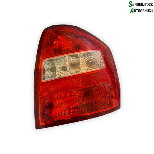 Kia Cerato Baglygte Med OEM Nr. 924022F210	 Fra Kia Ophugger