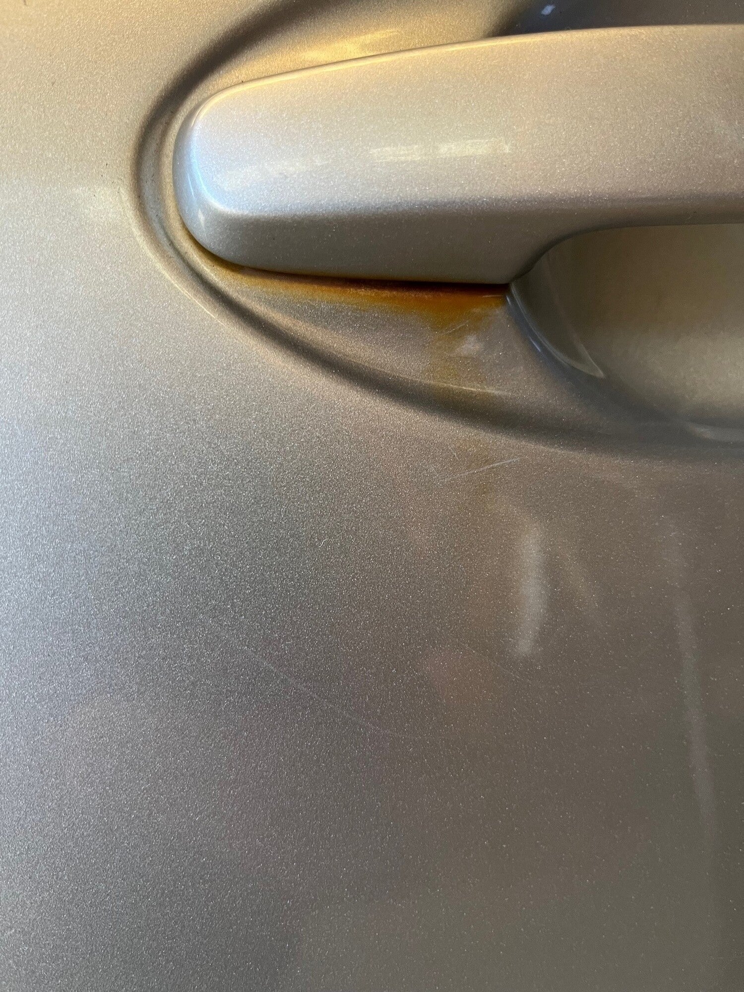 Toyota Avensis Bagdør V Med OEM Nr. 6700405130 Fra Toyota Ophugger