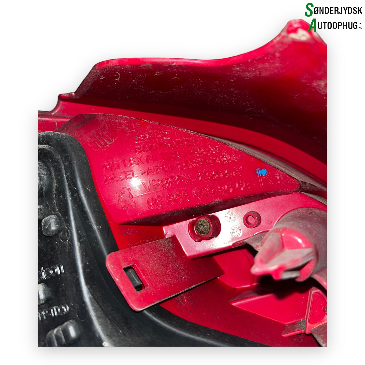Peugeot 207 Baglygte Med OEM Nr. 9686565980 Fra Peugeot Ophugger
