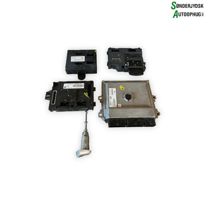 Renault Clio 4 Motorstyring - Motorstyreboks - Injection Elboks Med OEM Nr. 237102928R Fra Renault Ophugger