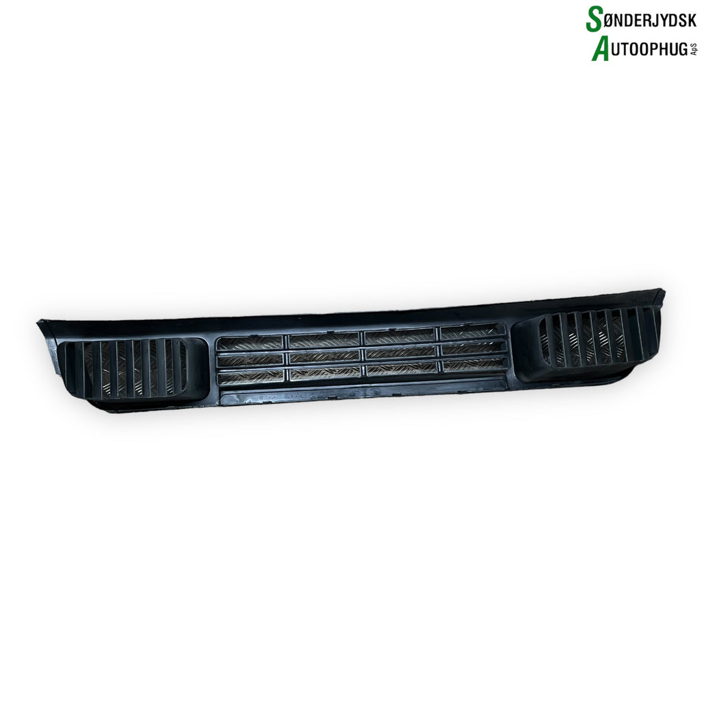 VW Transporter T5 Kofangergitter Med OEM Nr. 9568910 Fra VW Ophugger