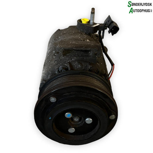 Ford Fiesta 7 Aircondition Pumpe Med OEM Nr. 2021124 Fra Ford Ophugger