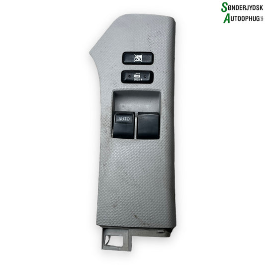 Toyota Yaris Kontakt Rudehejs Med OEM Nr. 848200D100 Fra Toyota Ophugger