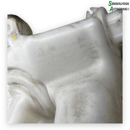 Citroen C3 II Sprinkler M/Motor Med OEM Nr. 6439L0 Fra Citroen Ophugger