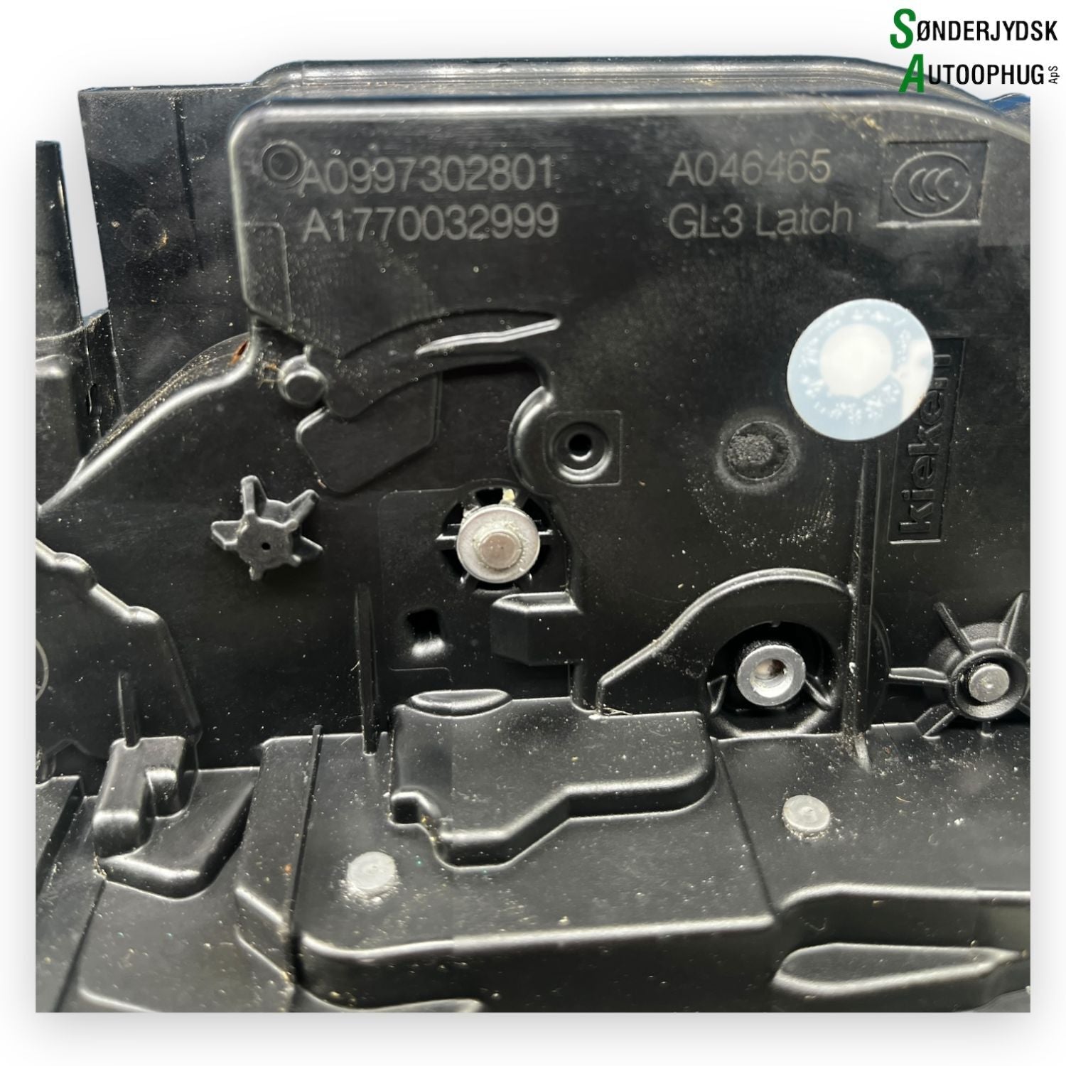 Mercedes-Benz A-W177 Dørlås Med OEM Nr. A0997302801 Fra Mercedes-Benz Ophugger