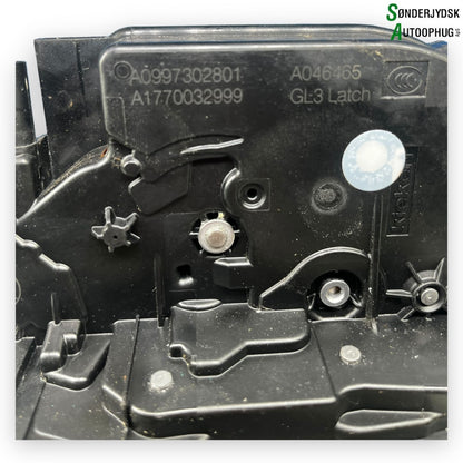 Mercedes-Benz A-W177 Dørlås Med OEM Nr. A0997302801 Fra Mercedes-Benz Ophugger