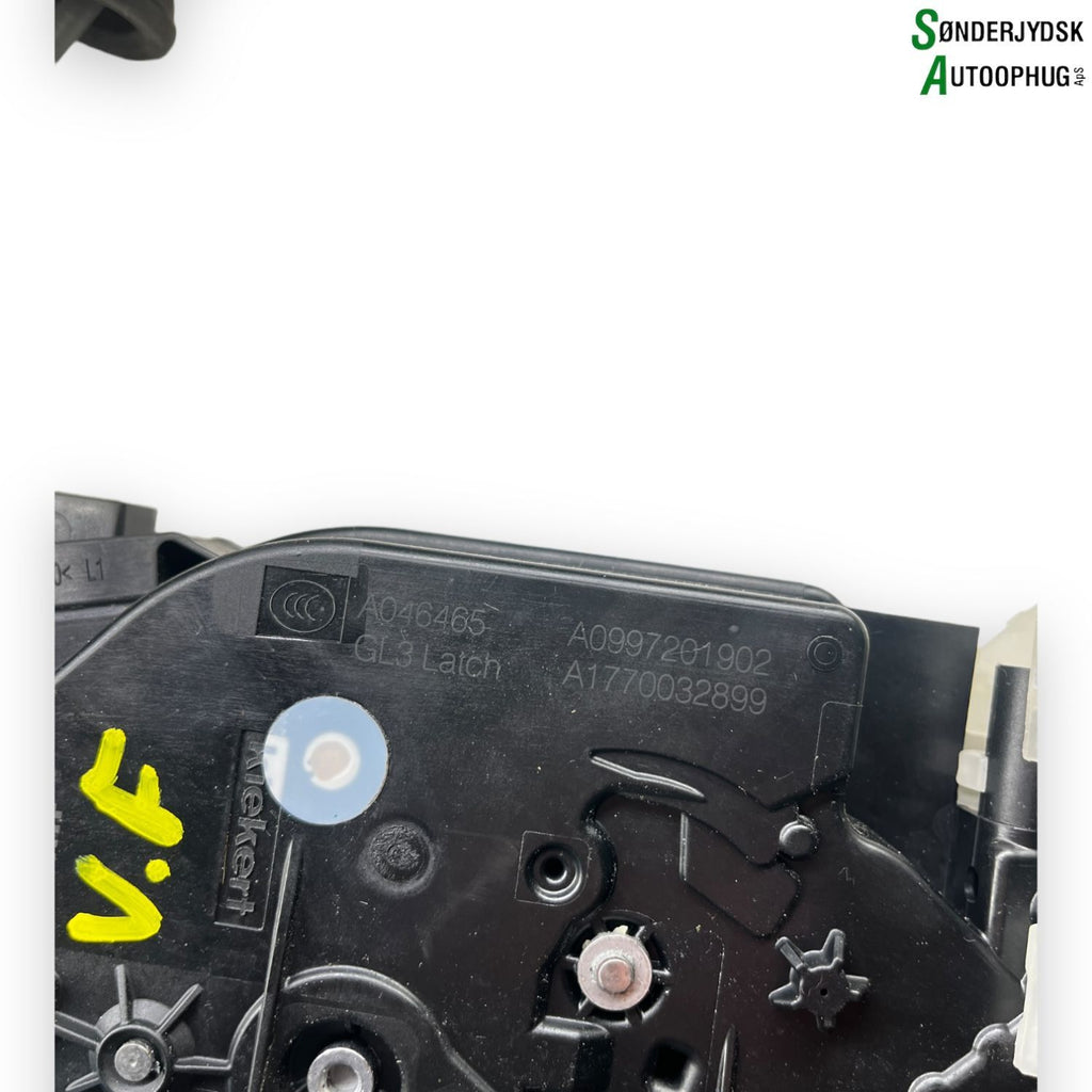 Mercedes-Benz Mercedes A W177 Dørlås Med OEM Nr. A0997201902 Fra Mercedes-Benz Ophugger