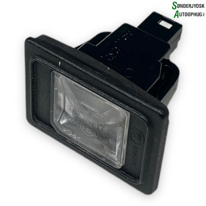 Mercedes-Benz A-W177 Nummerpladelygte Med OEM Nr. 0009062903 Fra Mercedes-Benz Ophugger