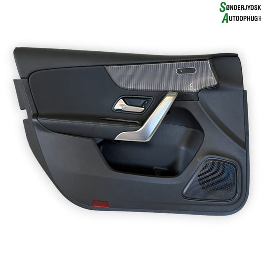 Mercedes-Benz A-W177 Dørbeklædning Med OEM Nr. 1777201501 Fra Mercedes-Benz Ophugger