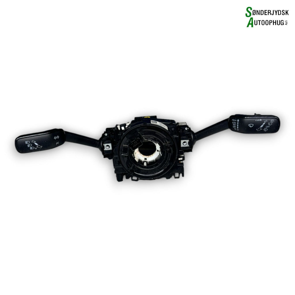 VW Golf 7 Au Kontakt Combi Med OEM Nr. 5Q0953549E Fra VW Ophugger