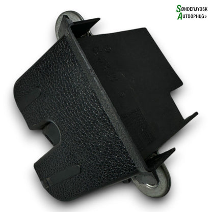 VW Golf 7 AU Dørlås Med OEM Nr. 5G6827505 Fra VW Ophugger