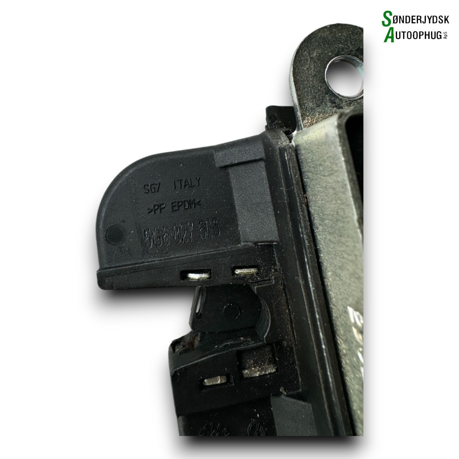 VW Golf 7 AU Dørlås Med OEM Nr. 5G6827505 Fra VW Ophugger