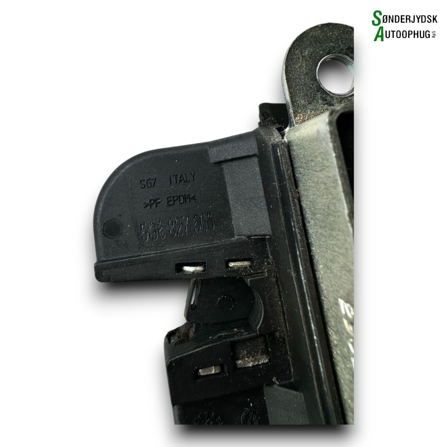 VW Golf 7 AU Dørlås Med OEM Nr. 5G6827505 Fra VW Ophugger