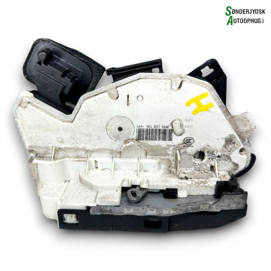 VW Golf 7 AU Dørlås Med OEM Nr. 5K1837016J Fra VW Ophugger