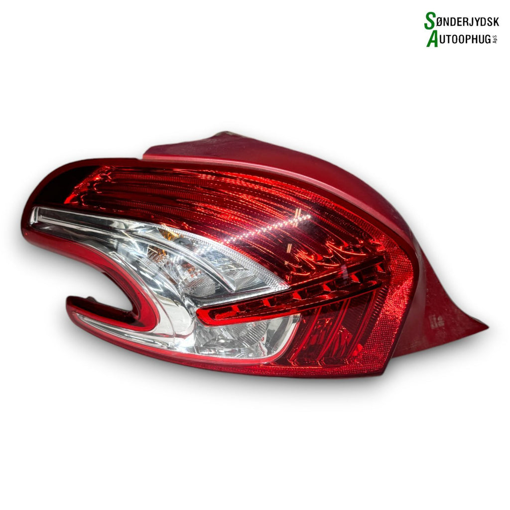Peugeot 208 Baglygte Med OEM Nr. 9672628280 Fra Peugeot Ophugger