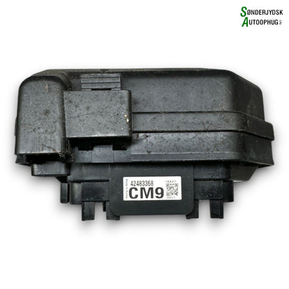 Opel Karl Sikringsboks Med OEM Nr. 42483368 Fra Opel Ophugger