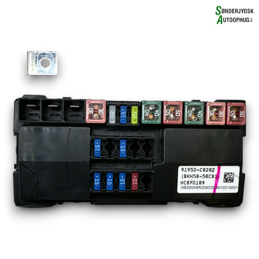 Hyundai I20 NL Sikringsboks Med OEM Nr. 91950C8190 Fra Hyundai Ophugger