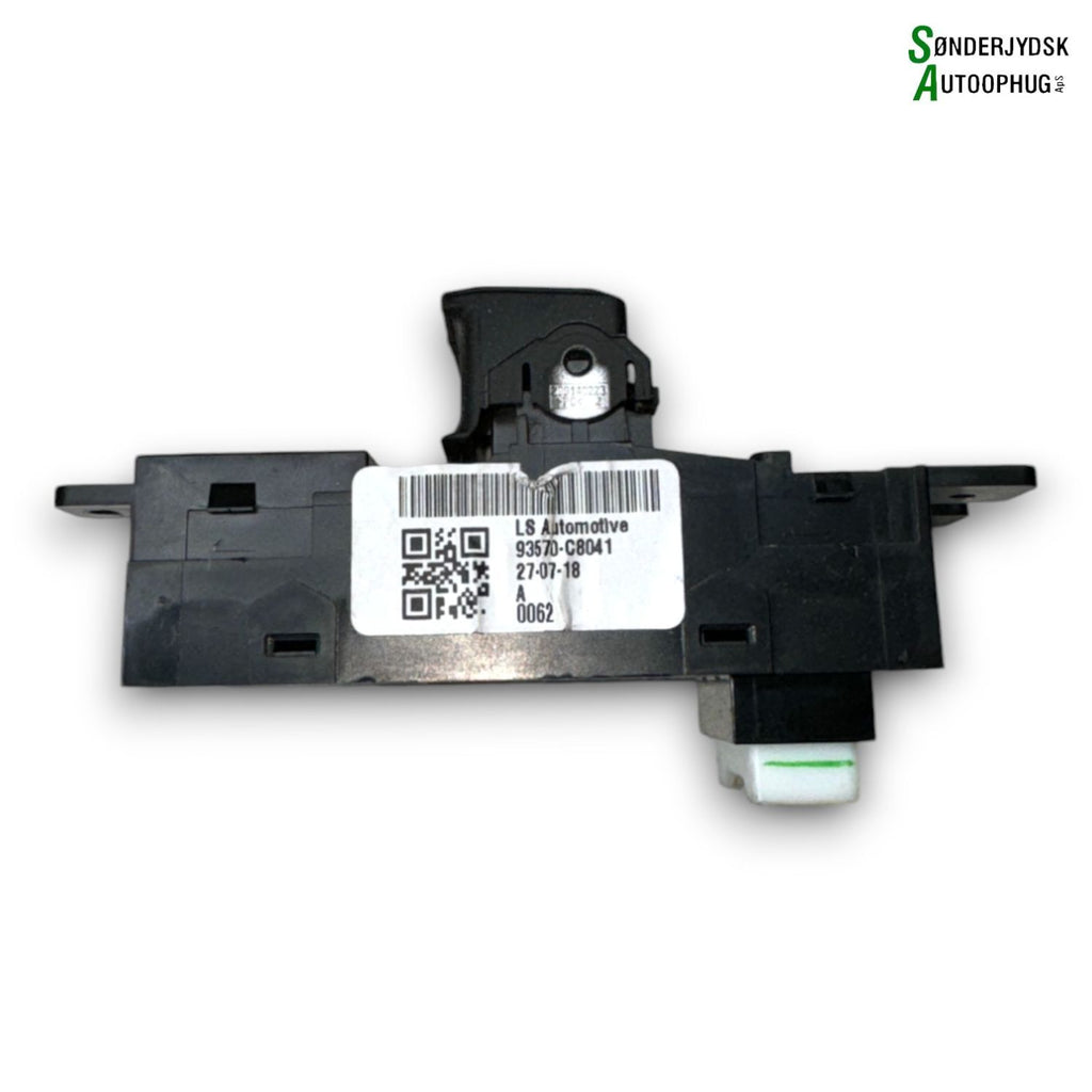 Hyundai I20 Nl Kontakt Rudehejs Med OEM Nr. 93570C80414X Fra Hyundai Ophugger