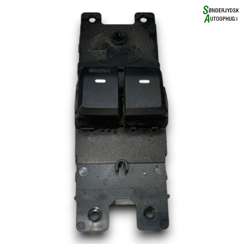 Hyundai I20 Nl Kontakt Rudehejs Med OEM Nr. 93570C80414X Fra Hyundai Ophugger