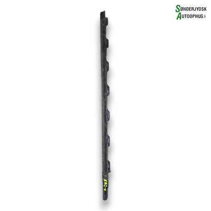 Peugeot 208 Skrabeliste Med OEM Nr. 9673931480 Fra Peugeot Ophugger