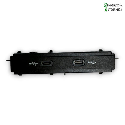 VW Touran 5T Radio Div. Tilbehør Med OEM Nr. 5NA035700 Fra VW Ophugger