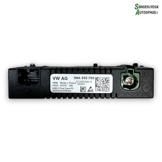 VW Touran 5T Radio Div. Tilbehør Med OEM Nr. 5NA035700 Fra VW Ophugger
