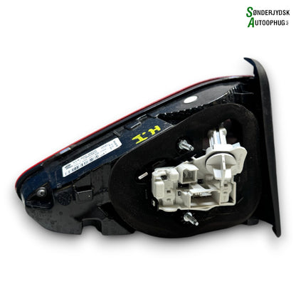 VW Touran 5T Baglygte Med OEM Nr. 5TA945094D Fra VW Ophugger