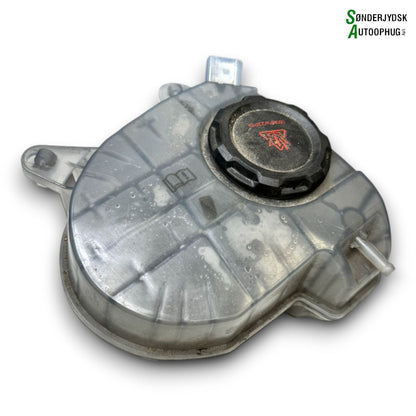 VW Touran 5T Ekspansionsbehold Med OEM Nr. 5WA121407G Fra VW Ophugger
