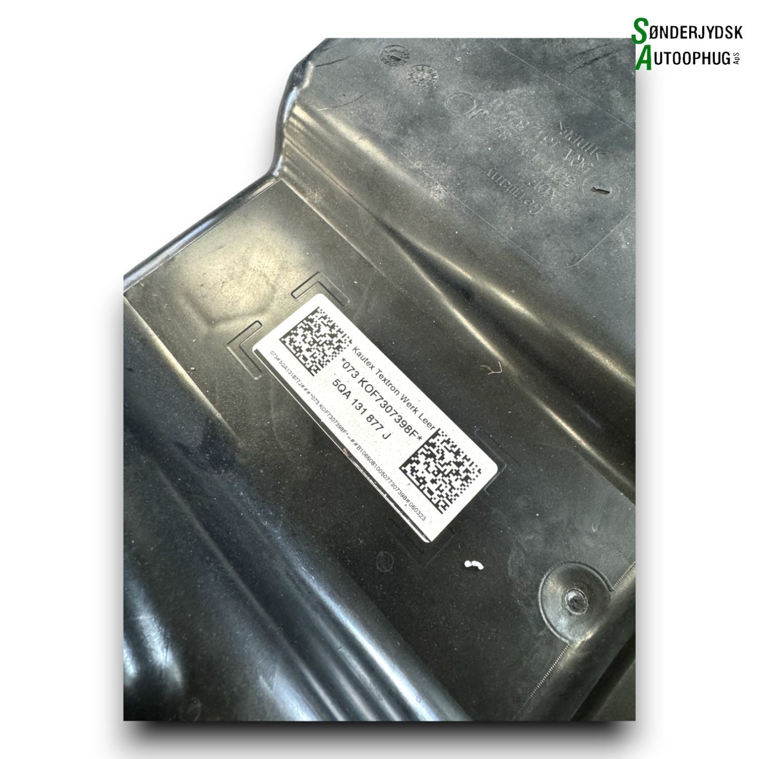 VW Touran 5T Additivbeholder Med OEM Nr. 5QA131877J Fra VW Ophugger
