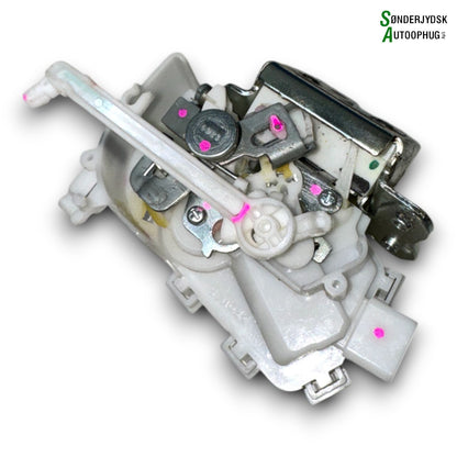Mitsubishi Space Star Dørlås Med OEM Nr. 5808A089 Fra Mitsubishi Ophugger