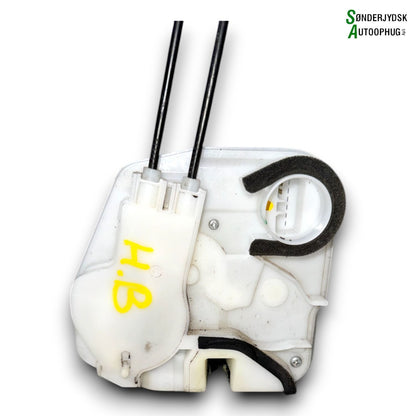 Mitsubishi Space Star Dørlås Med OEM Nr. 5745A426 Fra Mitsubishi Ophugger