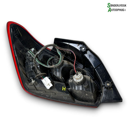 Mitsubishi Space Star Baglygte Med OEM Nr. 8330A780 Fra Mitsubishi Ophugger