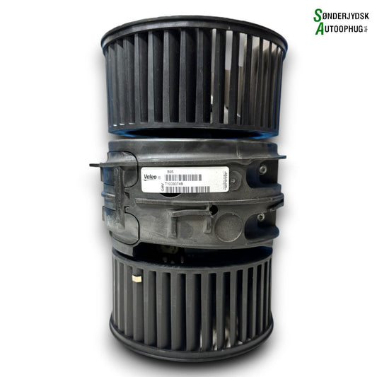 Renault Megane 3 Varmeblæser Med OEM Nr. 272104937R Fra Renault Ophugger