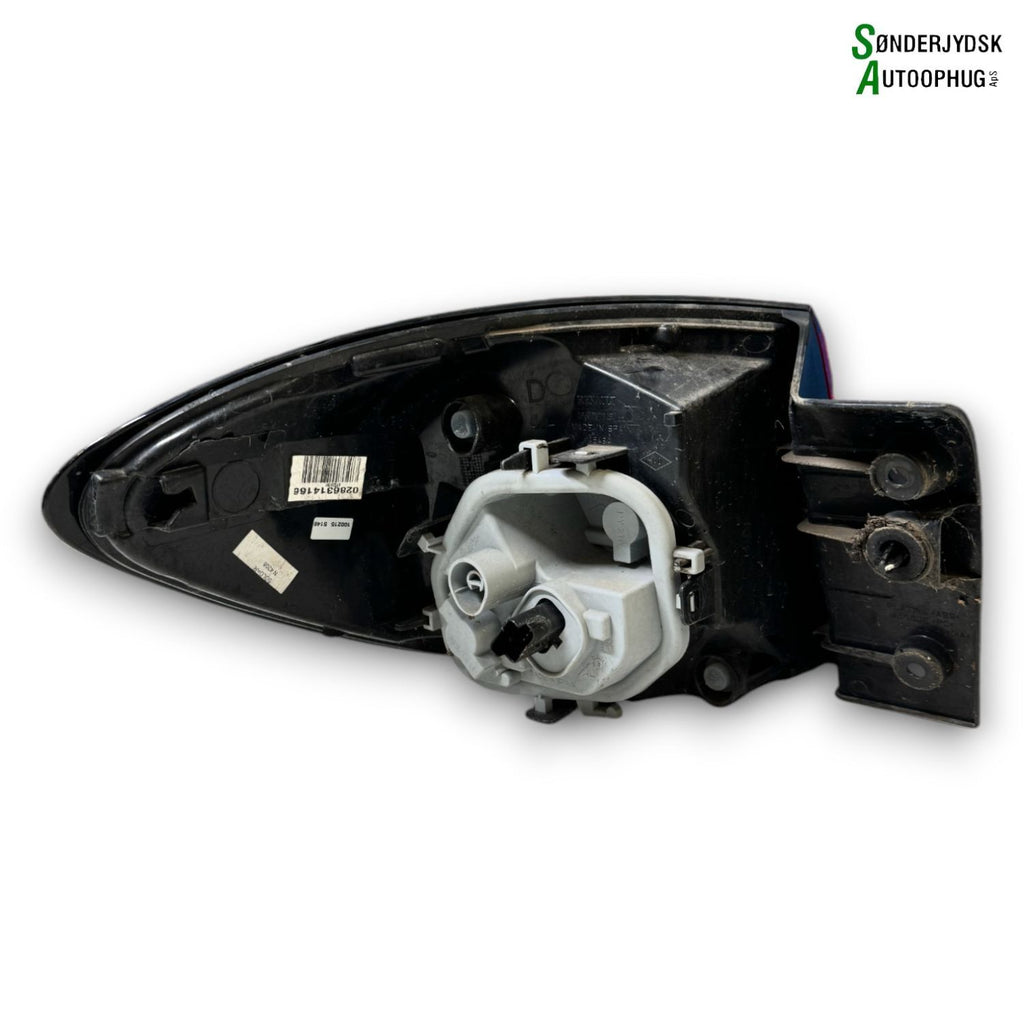 Renault Captur 1 Baglygte Med OEM Nr. 265509762R Fra Renault Ophugger