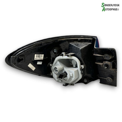 Renault Captur 1 Baglygte Med OEM Nr. 265509762R Fra Renault Ophugger