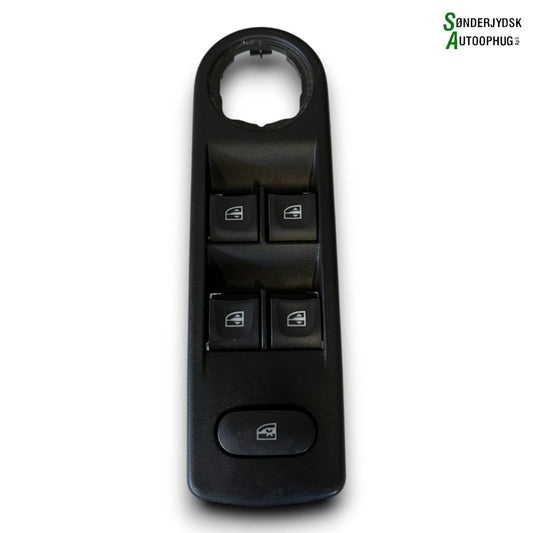 Renault Captur 1 Kontakt Rudehejs Med OEM Nr. 254118722R Fra Renault Ophugger